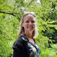 Suzanne Lans