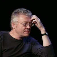 Simon Dove