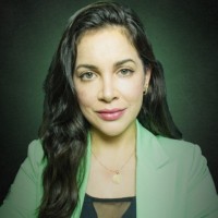 Cecília Oliveira