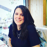 Laura Ellis