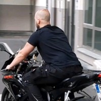 V K