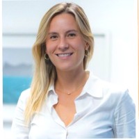 Renata Acatauassú Xavier, Cfa