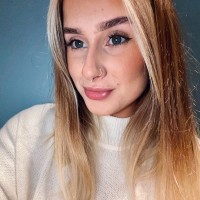 Holly Wall