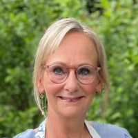 Lenette Duch