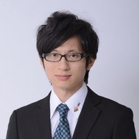 Dean 怡騰 Chiu 邱