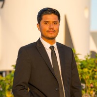 Eduardo Flores