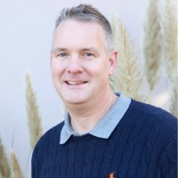 Warwick Dunnett  MInstR