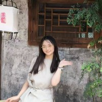 Crystal Hua