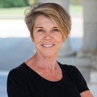Rev. Dr. Elaine Beth Peresluha