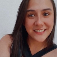 Aline Bastos Carvalho