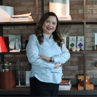 Ella Mae Diaz - Banaco