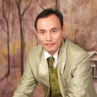 严福伟
