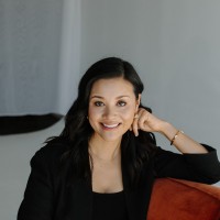Nina Lee
