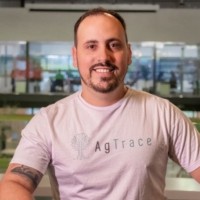 Alberto T.