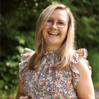 Laura Arnold