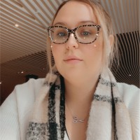 Amanda Kuhns