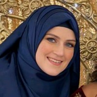 Esra Candan