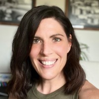 Lisa Pangburn, Ains, Almi, Api