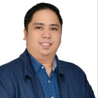 Pharmacist Bryan Posadas