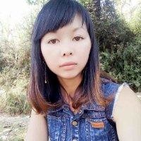 何彩红