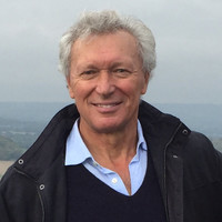 Dr Russell Scrimshaw AM