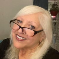Lynda Rakers