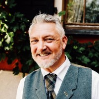 Alan Gordon    FCIM, BA Hons