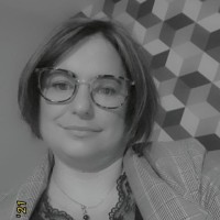 SONIA POULINGUE
