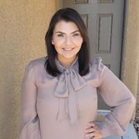 Elizabeth De La Mora