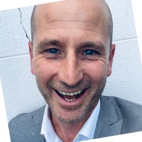 Simon Yandell