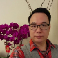 何伟健