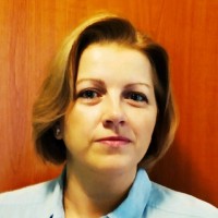 Leóna Karabinošová