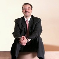 Lukas R.