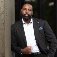 🇺🇸 Ali J. Taylor