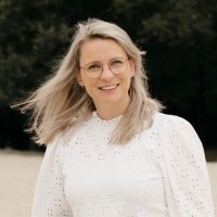 Esther Van Barneveld