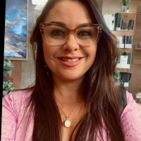 Cláudia Barros de Oliveira