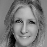 Lynn Grych