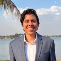 Larissa Santa Cruz Oliveira