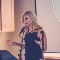 Michele Arndt