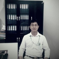 Vannaroth Nay (卢银发)