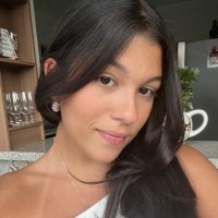 Laís Abreu