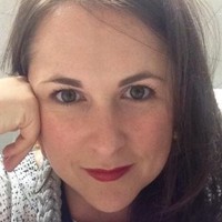 Robyn Dold