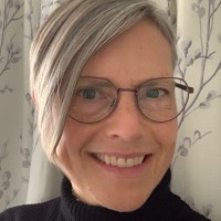 Fiona Lewis