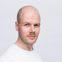 André Holonics