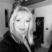 Jayne England