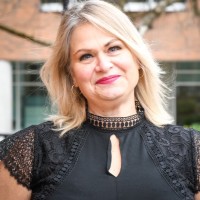 Deb Nielsen