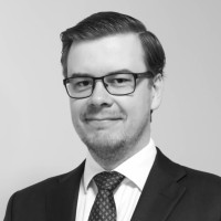 Dennis Pacius, Cfa