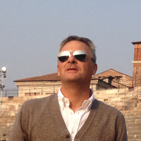 Max Van Dam