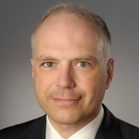 Dr. Matthias Naumann