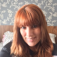 Karina Galhardi Bronzere